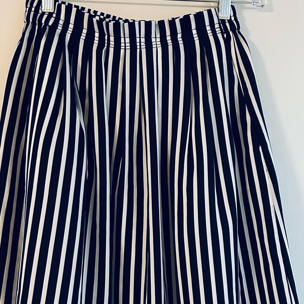NWT- JCrew Factory - Pleated Striped Skirt w/ Elasticized Waist - Picture 4 of 6